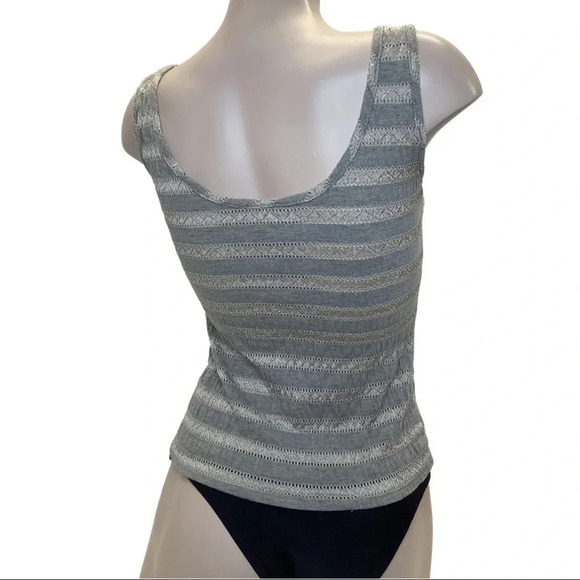 Threads chevron style sleeveless top with front pocket - Picture 3 of 3